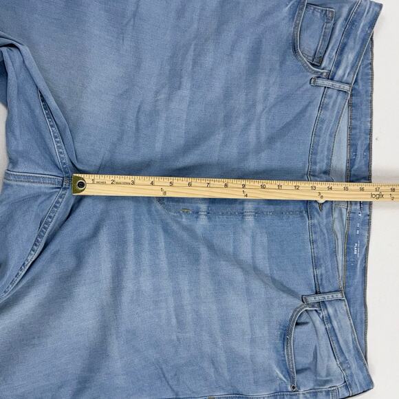 Old Navy Plus Women's Extra High Rise Flare Leg Jean Size 26-30 3X 4X Lgt Blue - Picture 11 of 13